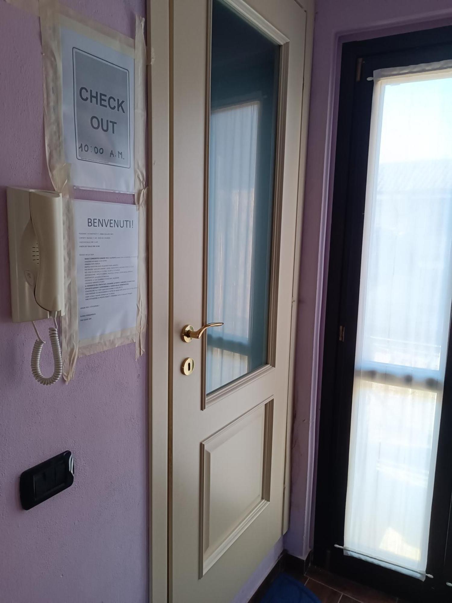 Court Inn Galliate Phòng bức ảnh