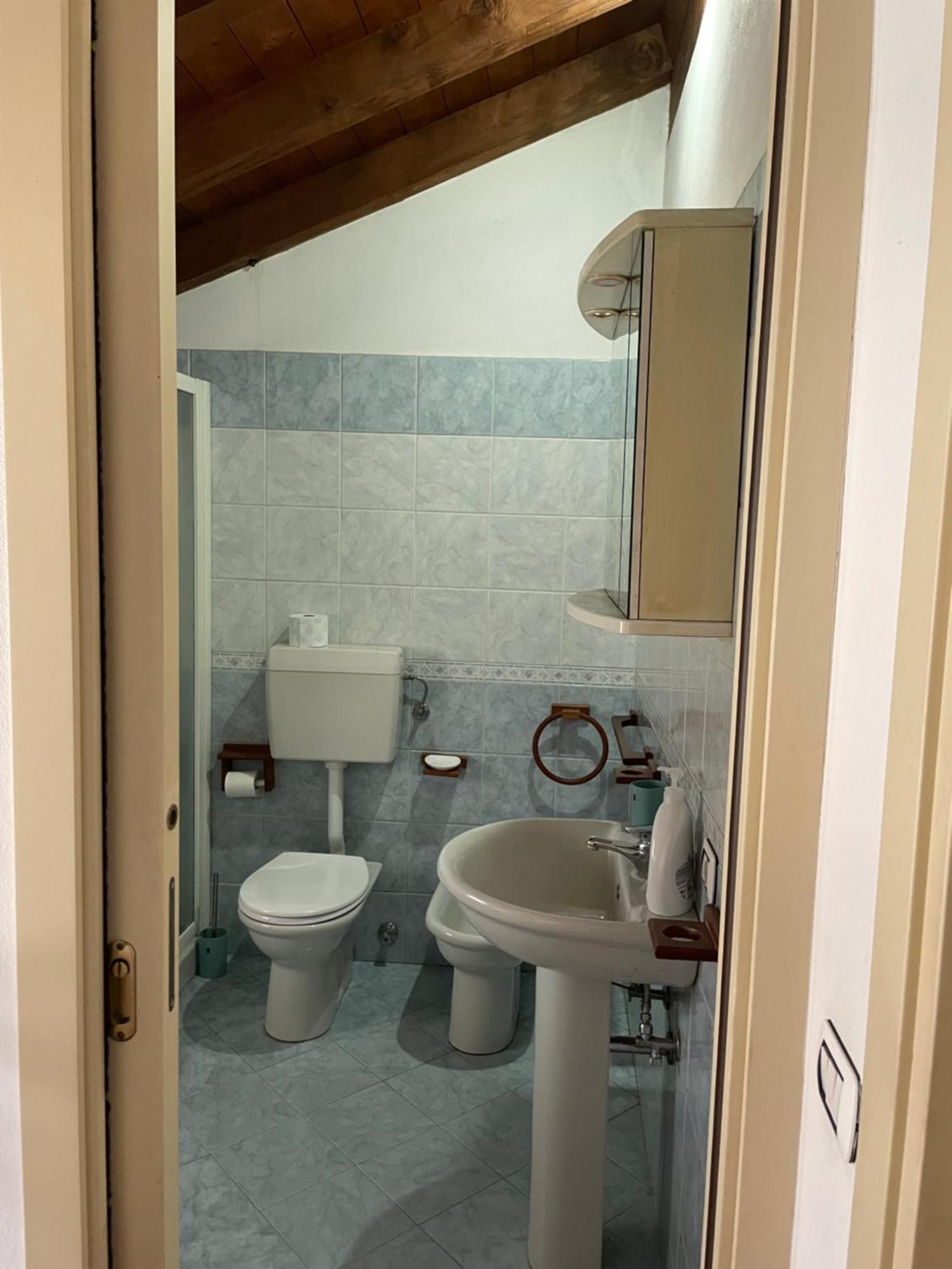Court Inn Galliate Phòng bức ảnh